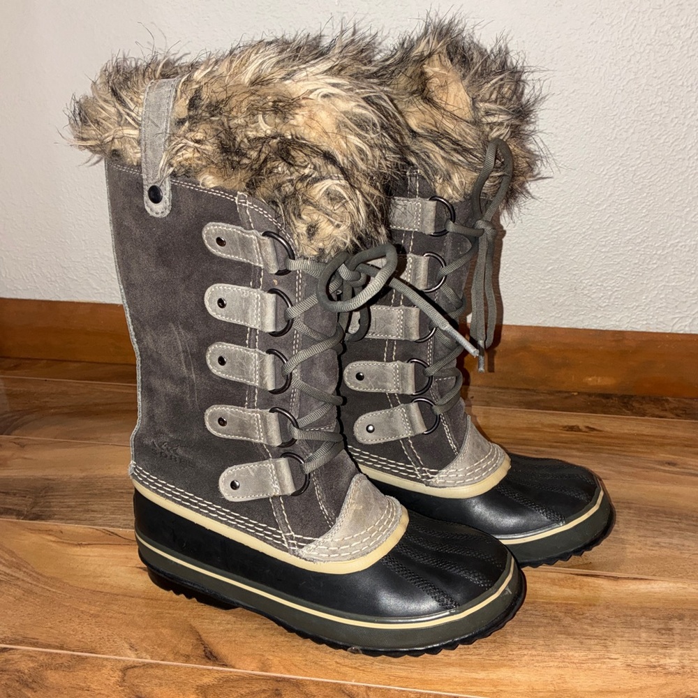 Sorel Grey Joan Of Artic Waterproof Mid Calf Faux Fur Suede - womens size 6